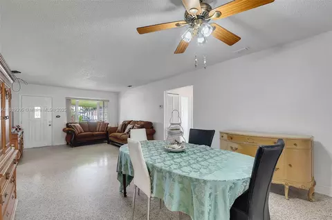 1150 W 69th Pl, Hialeah, FL 33014 photo 10