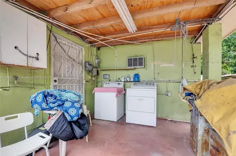 1150 W 69th Pl, Hialeah, FL 33014 photo 28