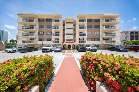 5249 NW 7th St #103, Miami, FL 33126