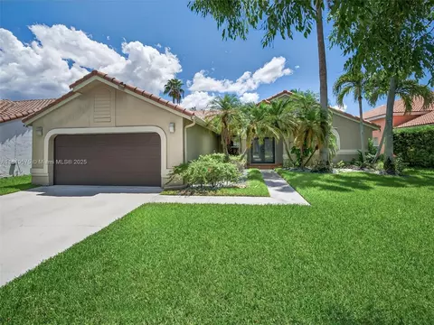 782 Lake Blvd, Weston, FL 33326