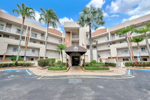 7555 Granville Dr #304, Tamarac, FL 33321
