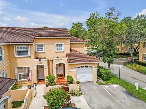 14621 Balgowan Rd #206-3, Miami Lakes, FL 33016