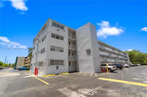 1333 E Hallandale Beach Blvd #421, Hallandale Beach, FL 33009