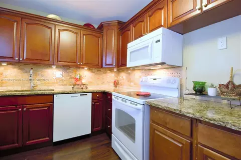 6503 Winfield Blvd #111AD, Margate, FL 33063