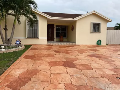 12548 SW 210th St, Miami, FL 33177