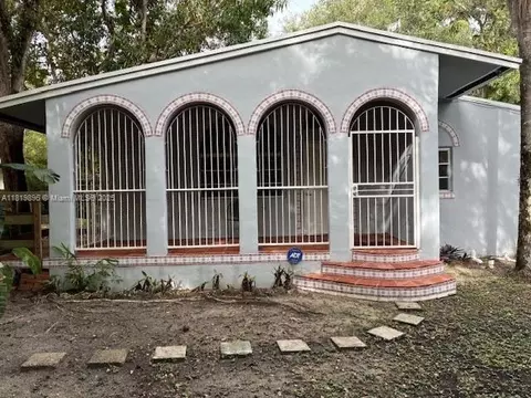 7041 SW 63rd Ct, South Miami, FL 33143
