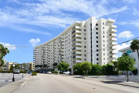 401 Golden Isles Dr #613, Hallandale Beach, FL 33009