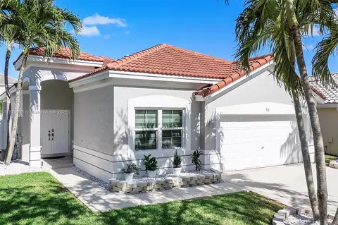 912 Tanglewood Cir, Weston, FL 33327