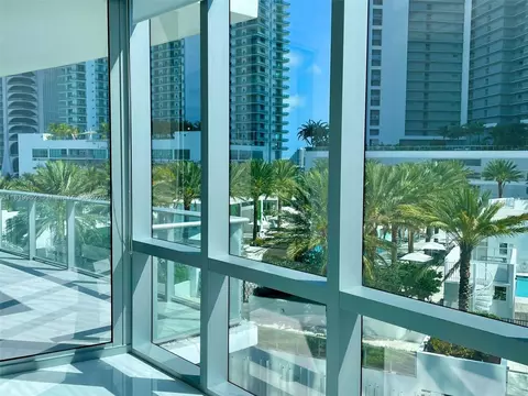 851 NE 1st Ave #909, Miami, FL 33132