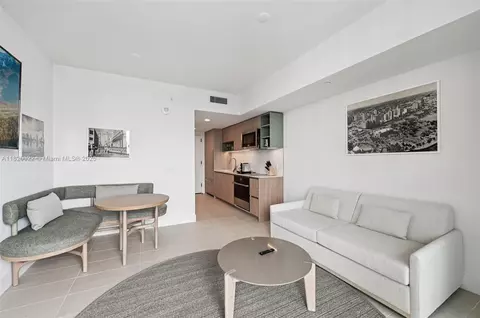 159 NE 6th St #3407, Miami, FL 33132