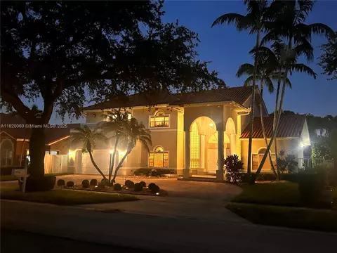 16725 NW 84th Ct, Miami Lakes, FL 33016