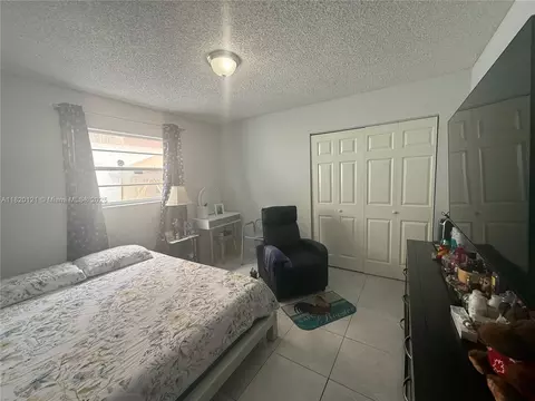 2413 W 73rd Pl, Hialeah, FL 33016 photo 66