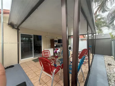 2413 W 73rd Pl, Hialeah, FL 33016 photo 39