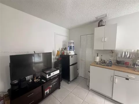2413 W 73rd Pl, Hialeah, FL 33016 photo 50