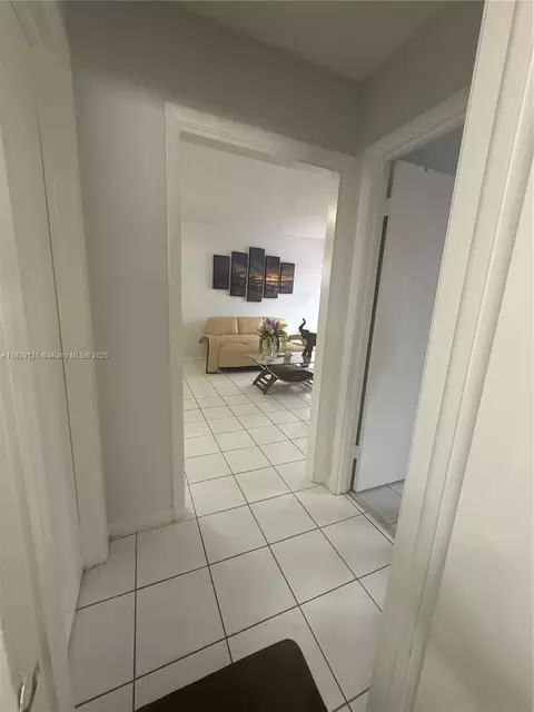 2413 W 73rd Pl, Hialeah, FL 33016 photo 26