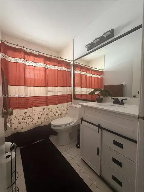 2413 W 73rd Pl, Hialeah, FL 33016 photo 18