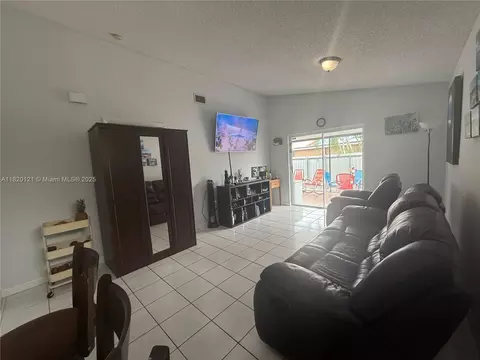 2413 W 73rd Pl, Hialeah, FL 33016 photo 33