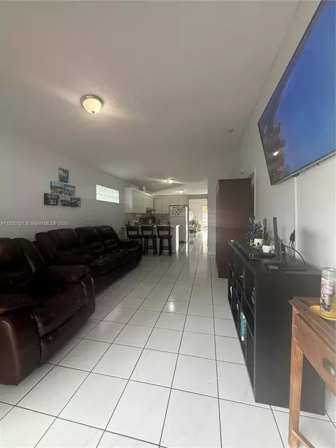 2413 W 73rd Pl, Hialeah, FL 33016 photo 37