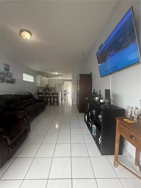 2413 W 73rd Pl, Hialeah, FL 33016 photo 36