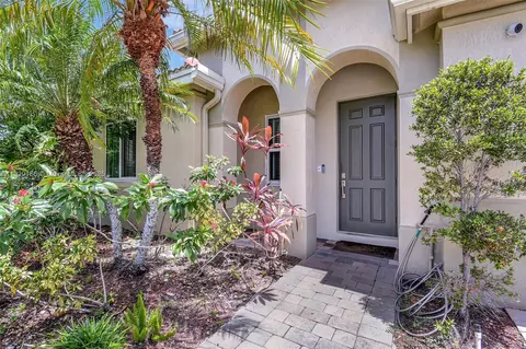 1255 NW 204th St, Miami Gardens, FL 33169