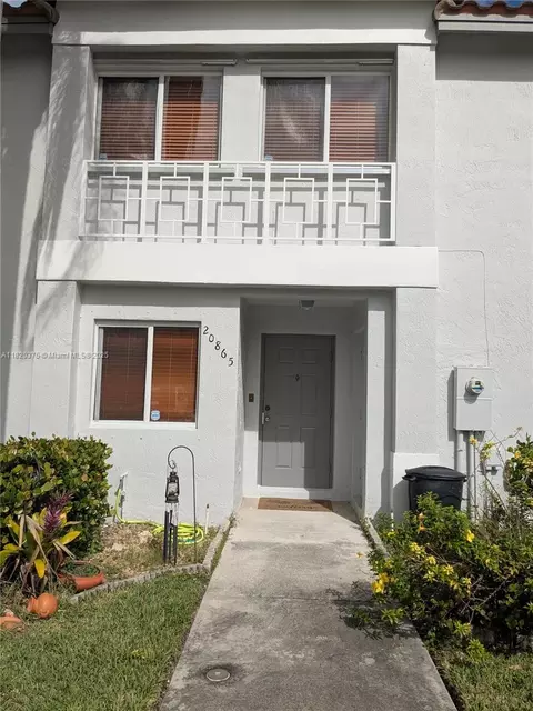 20865 NW 3rd Ln, Pembroke Pines, FL 33029