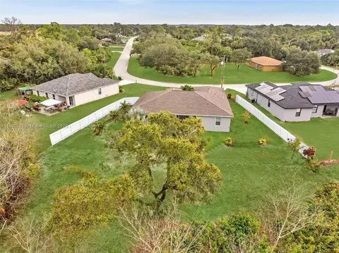 6027 Acorn Cir, Labelle, FL 33935