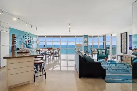 6423 Collins Ave #1605, Miami Beach, FL 33141