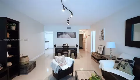 3505 S Ocean Dr #411, Hollywood, FL 33019