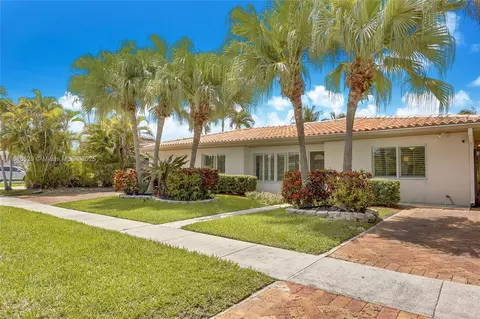 2085 Ixora Rd, North Miami, FL 33181