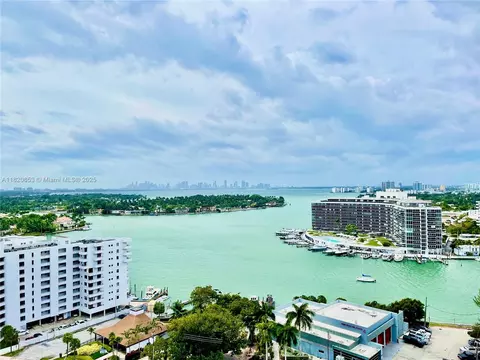 401 69th St #405, Miami Beach, FL 33141