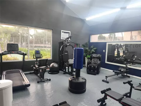 2541 Aragon Blvd #105, Sunrise, FL 33322