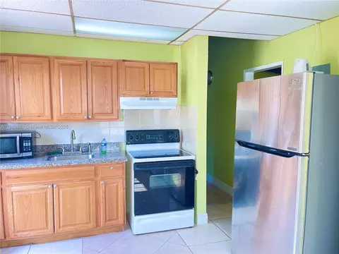 381 NW 16th St, Pompano Beach, FL 33060
