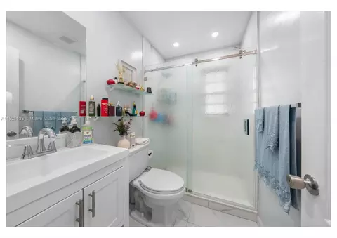 Bath - 611 E 48th St, Hialeah, FL 33013 photo 2 of 2