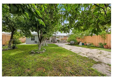 Exterior - 611 E 48th St, Hialeah, FL 33013 photo 2 of 4