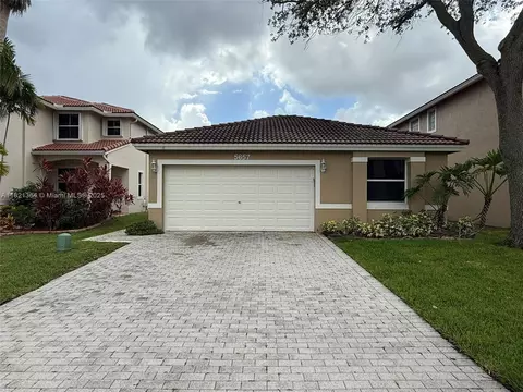 5657 NW 121st Ave, Coral Springs, FL 33076