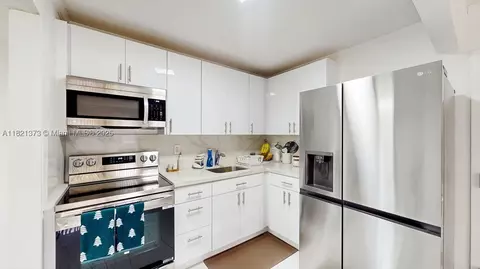 7180 NW 179th St #105, Hialeah, FL 33015