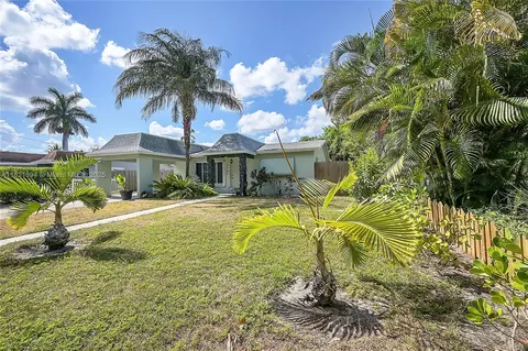 5340 SW 11th St, Margate, FL 33068