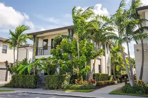 8217 NW 46th St, Doral, FL 33166