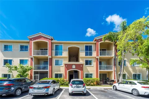 7085 Nova Dr #217, Davie, FL 33317