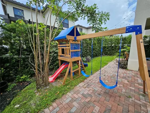 3238 W 96th Pl, Hialeah, FL 33018 photo 54