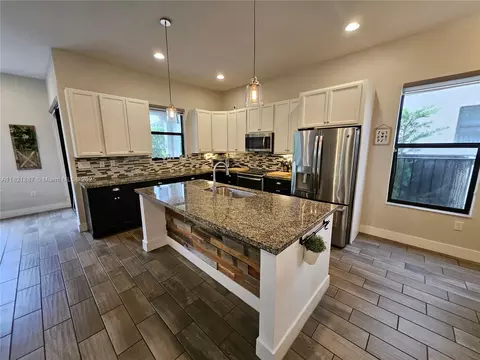 3238 W 96th Pl, Hialeah, FL 33018 photo 11