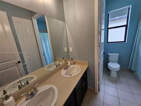3238 W 96th Pl, Hialeah, FL 33018 photo 47