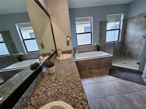 3238 W 96th Pl, Hialeah, FL 33018 photo 37