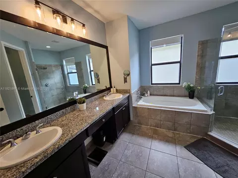 3238 W 96th Pl, Hialeah, FL 33018 photo 36