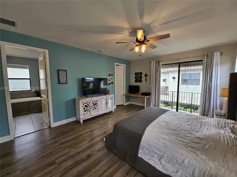 3238 W 96th Pl, Hialeah, FL 33018 photo 28