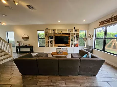 3238 W 96th Pl, Hialeah, FL 33018 photo 10