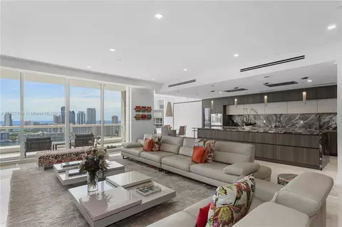 6000 Island Blvd #PH7, Aventura, FL 33160