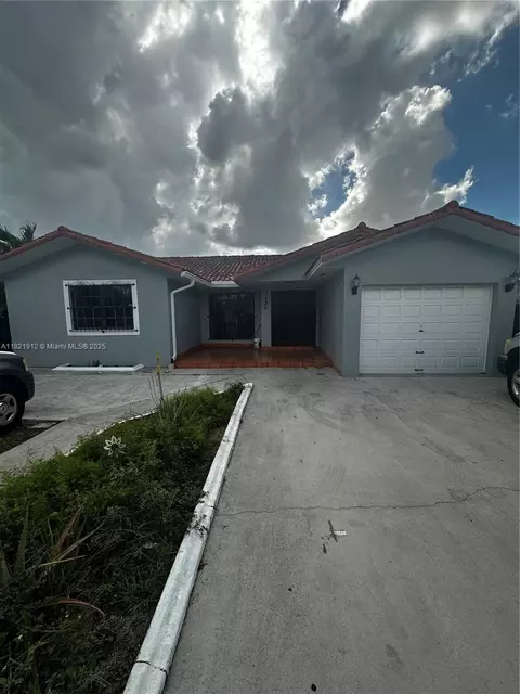 7535 W 5th Ct, Hialeah, FL 33014