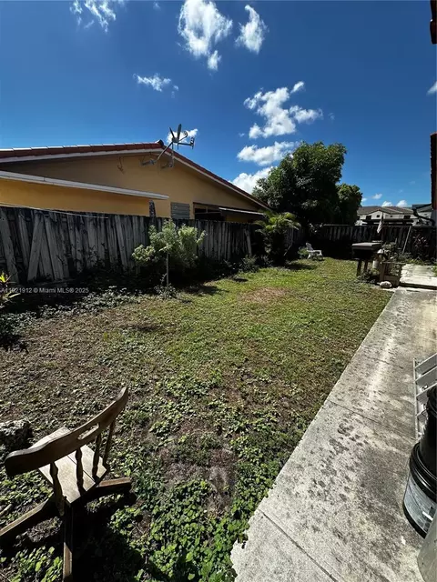 Exterior - 7535 W 5th Ct, Hialeah, FL 33014 photo 3 of 3