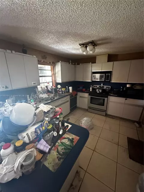 Kitchen - 7535 W 5th Ct, Hialeah, FL 33014 photo 1 of 1